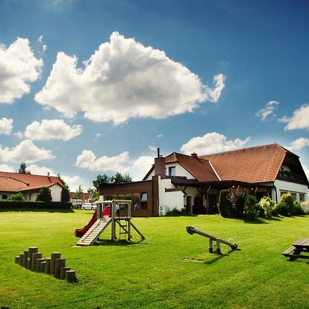 Hotel Farma Pelhřimov Eksteriør bilde
